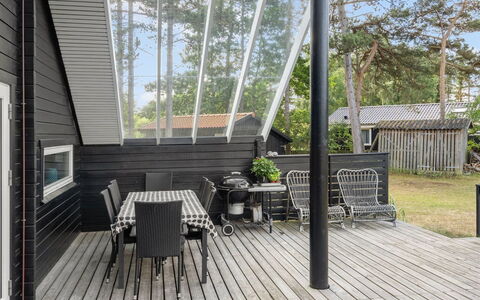Sahra - 200M from the Sea: Herbe, Arbuste, Maison, Jardin, Domicile, Chalet, Lot Terre, Pelouse, Couverture De Sol