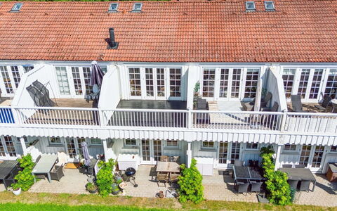 Galia - 2Km from the Sea: Cour, Cour, Mobilier De Jardin, Villa, Hôtel, Plante D'Appartement, Balcon