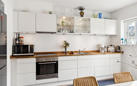 Galia - 2Km from the Sea: Cuisine, Appareil De Cuisine, Comptoir, Cabinetry, Meubles, Design Intérieur, Sol, Bois, Sol, Électroménager