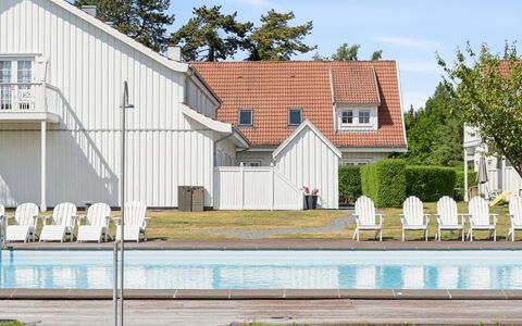 Galia - 2Km from the Sea: Piscine, Mobilier De Jardin, Recours, Biens, Loisir, Ombre, Balancelle, Eco Hôtel, Cour, Aménagement Paysager