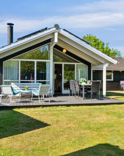 Sophi - 425M from the Sea