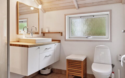 Merina - 700M from the Sea: Salle De Bains, Lavabo, Luminaire Plomberie, Sol, Design Intérieur, Évier, Sol, Bois, Robinet, Armoire De Toilette