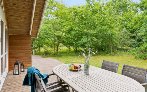 Merina - 700M from the Sea: Chalet, Arrière-Cour, Cour, Batiments Jardin, Cabanon, Siding, Mobilier De Jardin, Cabane En Rondins, Structure En Plein Air, Cabane
