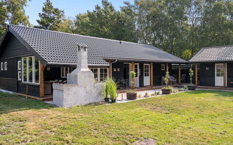 Kunegunda - 650M from the Sea: Toit, Maison, Domicile, Chalet, Siding, Biens, Allée, Batiments Jardin, Cour, Cabanon