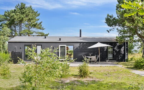 Gjorgje - 100M from the Sea: Maison, Domicile, Toit, Chalet, Lot Terre, Biens, Ferme, Village, Ferme