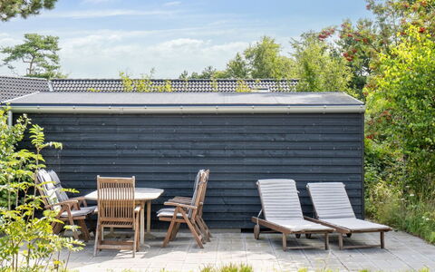 Gjorgje - 100M from the Sea: Maison, Domicile, Toit, Chalet, Lot Terre, Biens, Ferme, Village, Ferme