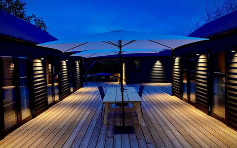 Henrik - 100M from the Sea: Herbe, Arbuste, Maison, Jardin, Domicile, Chalet, Lot Terre, Pelouse, Couverture De Sol