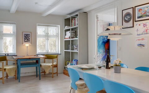 Eeli - 150M from the Sea: Meubles, Design Intérieur, Sol, Chaise, Sol, Mur, Table, Bois, Plafond, Salle À Manger
