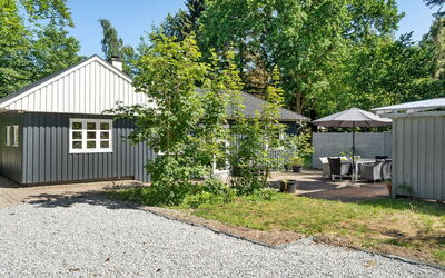 Tannie - 300M from the Sea