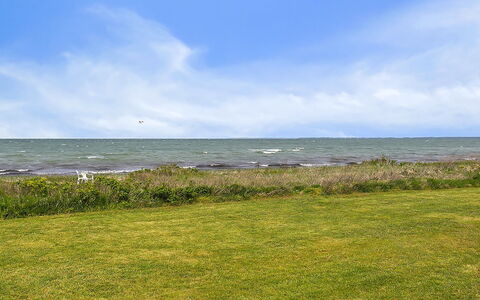 Stacie - 10M from the Sea: Domicile, Chalet, Porche, Siding, Ferme, Structure En Plein Air