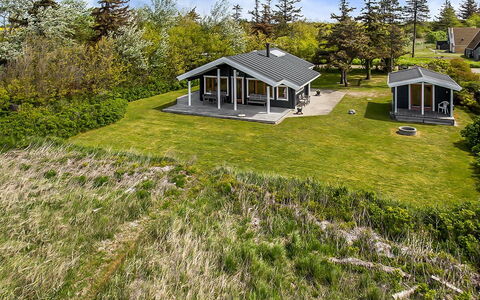 Stacie - 10M from the Sea: Domicile, Chalet, Porche, Siding, Ferme, Structure En Plein Air