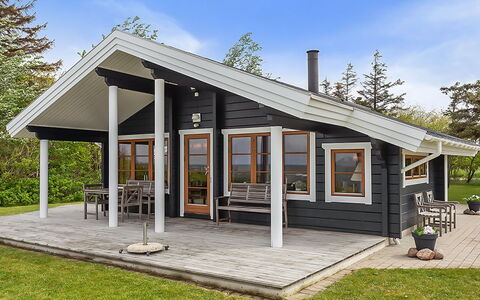 Stacie - 10M from the Sea: Domicile, Chalet, Porche, Siding, Ferme, Structure En Plein Air