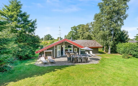 Uta - 300M from the Sea: Chalet, Domicile, Biens, Ferme, Batiments Jardin, Aménagement Paysager, Cabanon