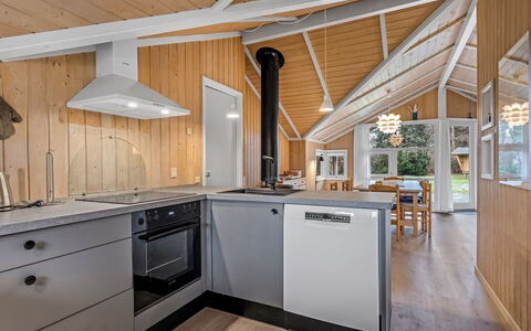 Uta - 300M from the Sea: Cuisine, Bois, Plafond, Comptoir, Design Intérieur, Sol, Principaux Appliance, Luminaire, Appareil De Cuisine, Sol