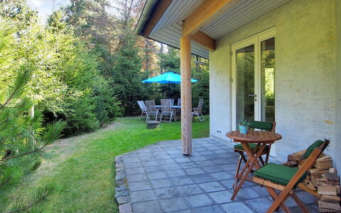 Fernande - 150M from the Sea: Arbuste, Meubles, Mobilier De Jardin, Jardin, Ombre, Chaise, Couverture De Sol, Chalet, Porche, Cour