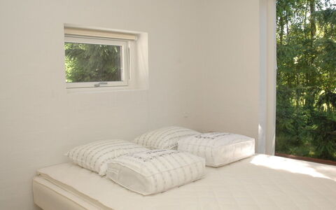 Fernande - 150M from the Sea: Bois, Chambre, Lit, Design Intérieur, Sol, Drap De Lit, Literie, Sol, Meubles, Domicile