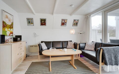 Mijat - 100M from the Sea: Meubles, Design Intérieur, Sol, Sol, Canapé, Bois, Salon, Parquet, Plafond, Pièce