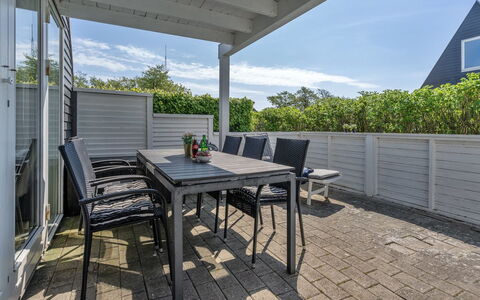 Mijat - 100M from the Sea: Bois, Meubles, Mobilier De Jardin, Composite, Porche, Plate-Forme, Ombre, Dur, Tableau De Plein Air, Chaise