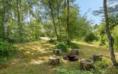 Jelke - 50M from the Sea: Appartement, Ombre, Balcon, Chaise, Clôture, Mobilier De Jardin, Aluminium, Gazon Artificiel