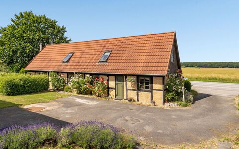 Redlef - 9Km from the Sea: Chalet, Toit, Zone Rurale, Ferme, Jardin, Batiments Jardin, Biens, Cabanon, Cour, Allée