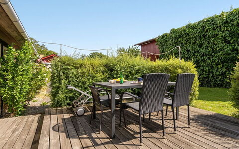 Redlef - 9Km from the Sea: Bois, Mobilier De Jardin, Meubles, Tableau De Plein Air, Ombre, Jardin, Chaise, Plate-Forme, Patio, Eco Hôtel