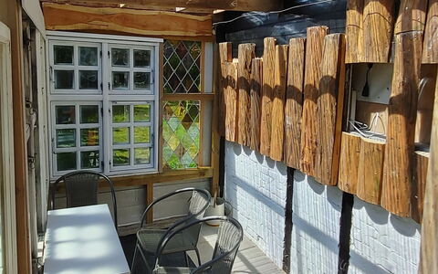Redlef - 9Km from the Sea: Bois, Tache De Bois, Dur, Planche, Matériau Naturel, Daylighting, Cabane En Rondins, Lumber, Siding, Balcon