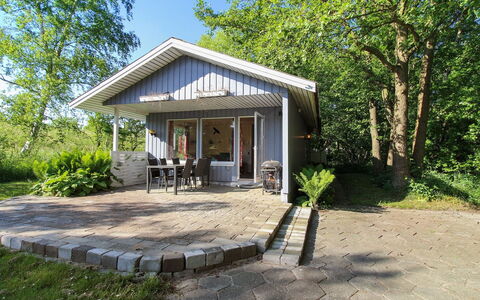 Virve - 300M from the Sea: Toit, Maison, Domicile, Chalet, Porte, Siding, Plate-Forme, Porche, Planche, Dur