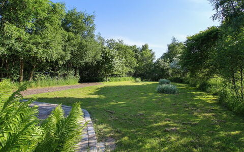 Virve - 300M from the Sea: Toit, Maison, Domicile, Chalet, Porte, Siding, Plate-Forme, Porche, Planche, Dur