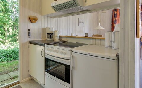 Virve - 300M from the Sea: Toit, Maison, Domicile, Chalet, Porte, Siding, Plate-Forme, Porche, Planche, Dur