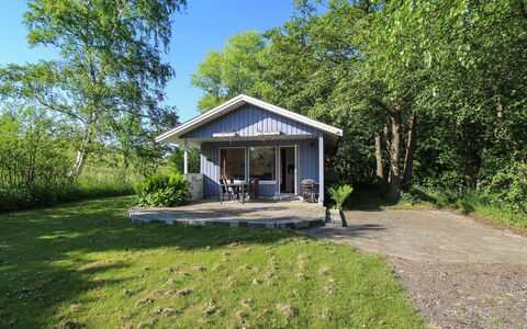 Virve - 300M from the Sea: Toit, Maison, Domicile, Chalet, Porte, Siding, Plate-Forme, Porche, Planche, Dur