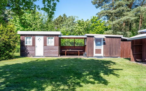 Arendine - 700M from the Sea: Bois, Chalet, Batiments Jardin, Cabanon, Jardin, Pelouse, Cour, Arrière-Cour, Ombre, Dur