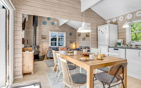 Lamberthus - 600M from the Sea: Bois, Sol, Plafond, Design Intérieur, Sol, Domicile, Meubles, Parquet, Cuisine, Pièce