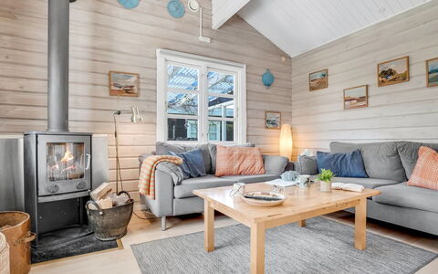 Lamberthus - 600M from the Sea: Bois, Domicile, Salon, Dur, Chalet, Parquet, Tache De Bois, Planche, Cabane En Rondins