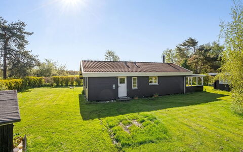 Lamberthus - 600M from the Sea: Maison, Chalet, Domicile, Toit, Ferme, Pelouse, Biens, Cour, Jardin, Batiments Jardin