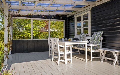 Lamberthus - 600M from the Sea: Bois, Meubles, Mobilier De Jardin, Sol, Sol, Porche, Chaise, Parquet, Dur, Plate-Forme