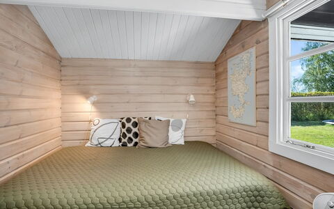 Lamberthus - 600M from the Sea: Bois, Sol, Sol, Design Intérieur, Plafond, Chambre, Pièce, Meubles, Domicile, Lit