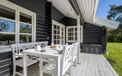 Lamberthus - 600M from the Sea: Bois, Porche, Domicile, Meubles, Maison, Chalet, Porte, Dur, Plate-Forme, Siding