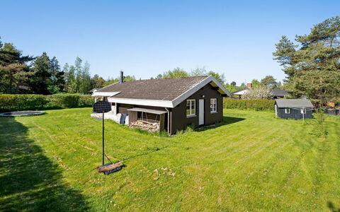 Lamberthus - 600M from the Sea: Maison, Toit, Domicile, Chalet, Pelouse, Biens, Jardin, Cour, Ferme, Batiments Jardin