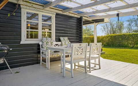 Lamberthus - 600M from the Sea: Toit, Maison, Domicile, Chalet, Siding, Biens, Allée, Batiments Jardin, Cour, Cabanon