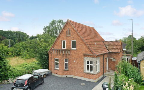Feikje - 5.5Km from the Sea: Bâtiment, Fenêtre, Maison, Toit, Zone Résidentielle, Domicile, Chalet, Quartier, Porte