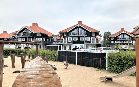 Nikica - 350M from the Sea: Zone Résidentielle, Domicile, Architecture, Toit, Maison, Chalet, Biens, Banlieue, Siding, Balcon