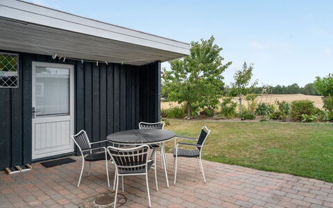 Asya - 600M from the Sea: Bleu, Arbuste, Chalet, Couverture De Sol, Jardin, Biens, Ombre, Aménagement Paysager, Ferme, Eco Hôtel