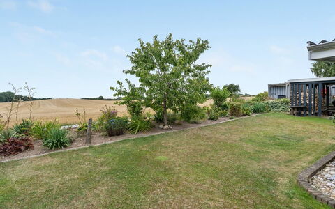 Asya - 600M from the Sea: Bleu, Arbuste, Chalet, Couverture De Sol, Jardin, Biens, Ombre, Aménagement Paysager, Ferme, Eco Hôtel