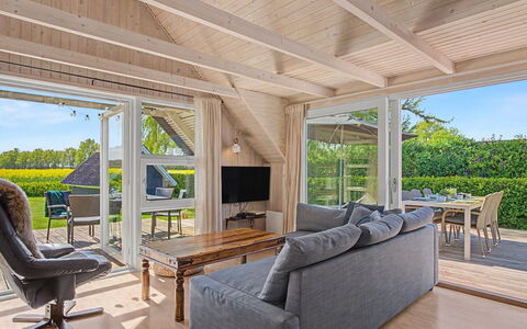 Elbert - 100M from the Sea: Bois, Dur, Parquet, Domicile, Plate-Forme, Porche, Planche, Chalet, Tache De Bois, Biens