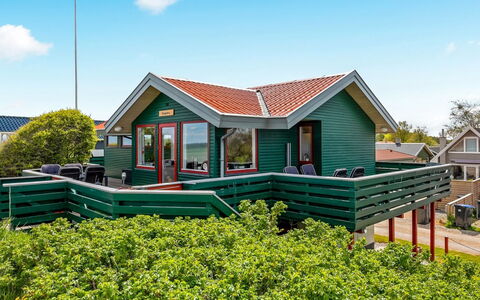 Eldar - 5M from the Sea: Bleu, Arbuste, Chalet, Couverture De Sol, Jardin, Biens, Ombre, Aménagement Paysager, Ferme, Eco Hôtel