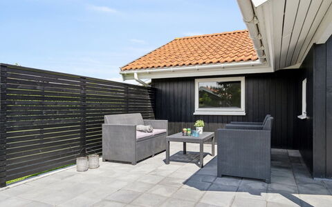 Dyrken - 200M from the Sea: Mobilier De Jardin, Composite, Ombre, Planche, Plate-Forme, Dur, Siding, Conception, Patio
