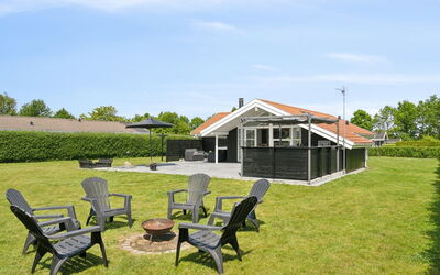 Dyrken - 200M from the Sea