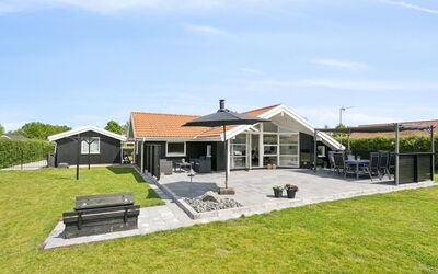Dyrken - 200M from the Sea