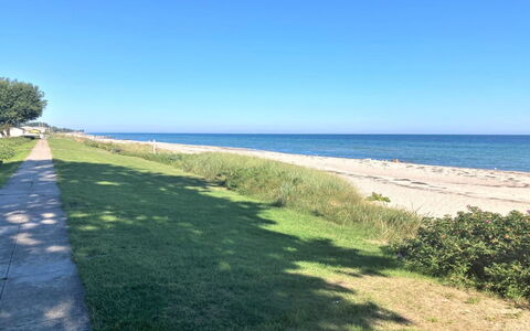Ulv - 25M from the Sea: Zone Résidentielle, Toit, Banlieue, Allée, Biens, Cheminée