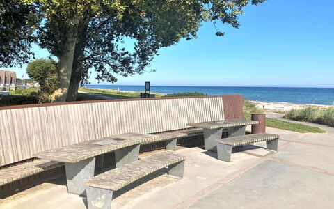 Ulv - 25M from the Sea: Zone Résidentielle, Toit, Banlieue, Allée, Biens, Cheminée